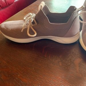 Women’s Light Pink Aldo Sneakers. Size 8.5
